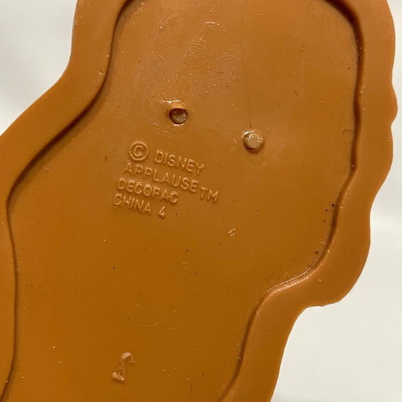 3” Disney Pocahontas Vintage Meeko doing Pocahontas’ hair figure excellent cond - Picture 7 of 7